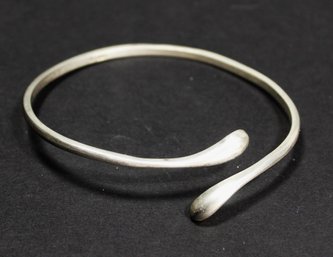 CONTEMPORARY STERLING SILVER BANGLE BRACELET SIGNED 'JC'