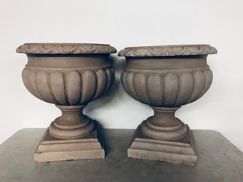 Plastic Pedestal Plant Pots