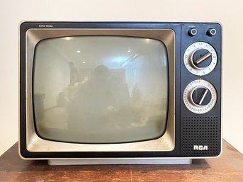 A VINTAGE RCA TV