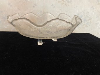Viking Prelude Style Clear Glass Etched Three Footed Ruffled Bowl