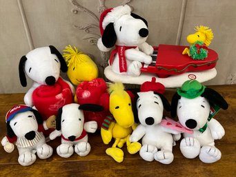 Hallmark Swingin With Snoopy Plush & Other Misc Plush Collectibles