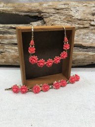 Beautiful Vintage Necklace And Bracelet Set