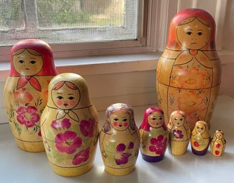 Sweet Vintage Russian Nesting Dolls