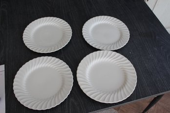 4 Nearly Identical Plates, English