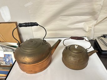 Vintage Majestic Copper Teapot With Long Spout& Vintage Brass Teapot With Wooden Handle With Lid.  Sw-E2