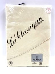 New Old Stock La Classique Tablecloth By Bardwil Fine Linens