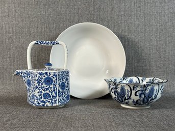 A Grouping Of Ceramics In Crisp Blue & White: Tea Pot & Bowls