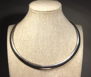 SUPER FINE STERLING SILVER SLEEK ITALIAN ROUND NECKLACE