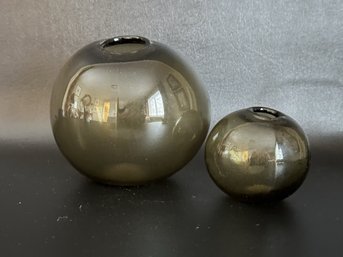 A Great Pair Of Modern Bud Vases In Blown Glass