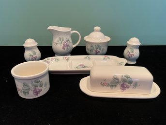 Pfaltzgraff Grapevine China Tableware Set