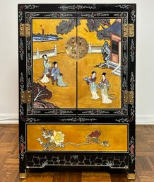 A Chinese Chest Or Bar Cabinet - Beautiful Gilt And Lacquer Work