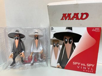 MAD's  Spy Vs Spy Pairs Of Unused Figurines.  ( #43)