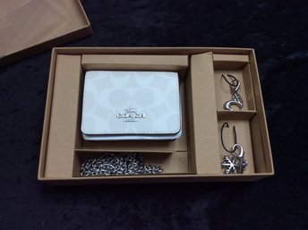 White Coach Wallet Purse Gift Set