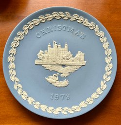 Vintage Wedgwood Jasperware Display Plate Christmas 1973