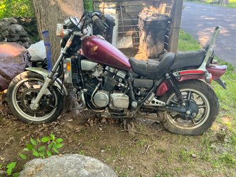 Honda V65 Magna -VF1100C Motorcycle 1983-1985 Great Winter Project!   Lot - A