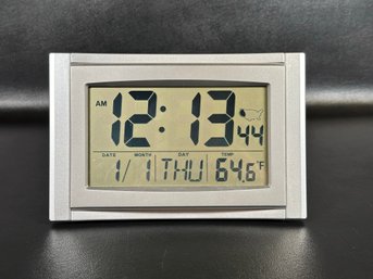 A Contemporary Radio-Controlled Atomic Clock With Date, Time, Temp & Alarm Functions