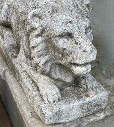 Wonderful Vintage Concrete Lion - 22 3/4' Long