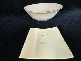 Lenox Ivory Avon Presidents Club 1980 Gold Trim Round Centerpiece Serving Bowl