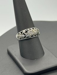 Beautiful Sterling Silver & Marcasite Floral Design Ring