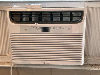 Frigidaire Window Air Conditioner Machine