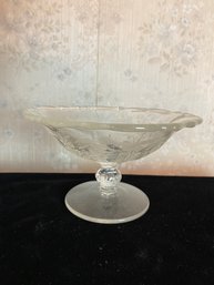 Pedestal Glass Serving Bowl