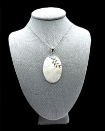 Vintage Italian Sterling Silver Chain With Mother Of Pearl Pendant