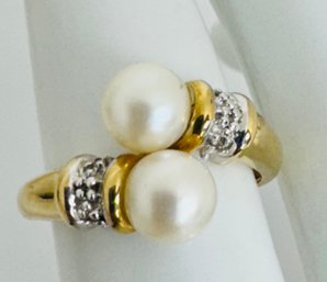 BEAUTIFUL 10K GOLD PEARL AND DIAMOND RING