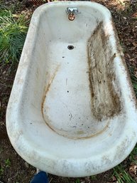 Vintage  Claw Foot Cast Iron Bath Tub   Lot- OO