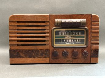 A Beautiful Vintage RCA Victor Shortwave Broadcast Table Radio, 1940
