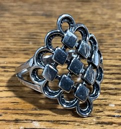 Beautiful Sterling Celtic Ring Size 6 3/4