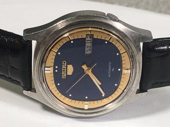 Vintage 1970s SEIKO 5 Mens Watch - Automatic - Black Alligator Strap - Rare Blue / Gold Dial - Working Fine