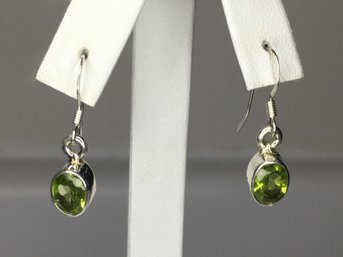 Lovely Small 925 / Sterling Silver And Peridot Earrings - Very Pretty Earrings - Brand New Never Worn !