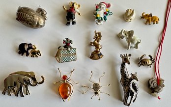 13  Vintage Animal Brooches Pins, Some Articulated & 2 Pendants Including Jadeite Rooster