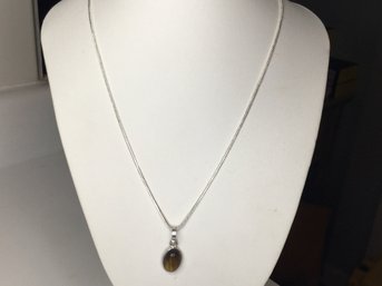 Very Nice Sterling Silver / 925 Necklace With Tiger Eye Pendant - 18' Length - New Never Worn - Nice Gift !