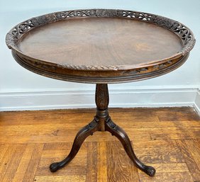 Antique 1920s Tilt Top Carved Mahogany Wood Pedestal Table