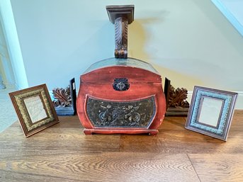 Decor Lot, Trunk, Corbel, Frames, Bookends