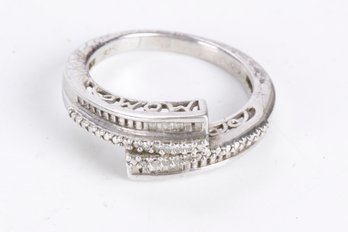 Sterling Silver And  'Mom' Ring Size 8.5