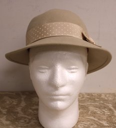 Beautiful Vintage Beige Hat Womens