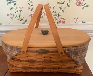 Large Longaberger Lied Picnic Basket