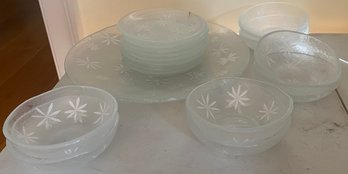 Beautifully Made Heavy Glass Dishes With Daisies