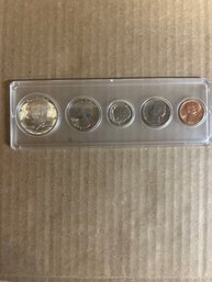 Beautiful 1965 U.S. 5 Coin Set Kennedy 40 Silver