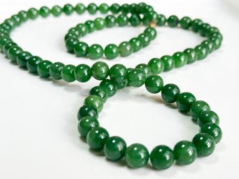 A Vintage Jade Beaded Necklace
