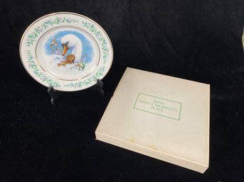 Avon 'Gentle Moments' Exclusive Wedgwood Plate - Swans