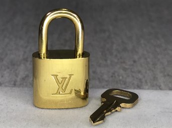 Like New Authentic LOUIS VUITTON Brass Lock & Key - #305 - Just Polished - Made In France - Very Nice Lock !