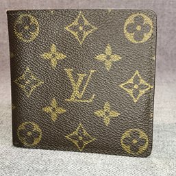 Guaranteed Authentic Mens / Unisex LOUIS VUITTON Wallet With Coin Pocket - Made In Spain - Very Nice Piece !