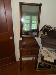 A FEDERAL STYLE MIRROR, A ONE DRAWER STAND, AND A ONE DRAWER BOX