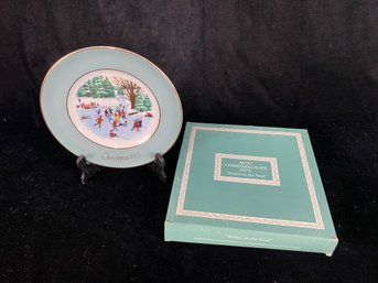 Avon Annual Christmas Plate 1975 Skaters On The Pond