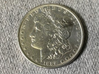 Estate Fresh 1889 Morgan Dollar - Sold As Found - Uncleaned Or Polished - Nice Coin - Dated 1889 - Nice !