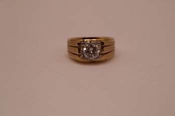 14K Yellow Gold With Clear Stone Ring Size 10 (6.9 Grams)