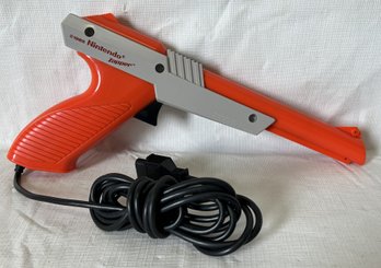 Original Vintage NINTENDO NES ZAPPER- Orange Trim- Dated 1985